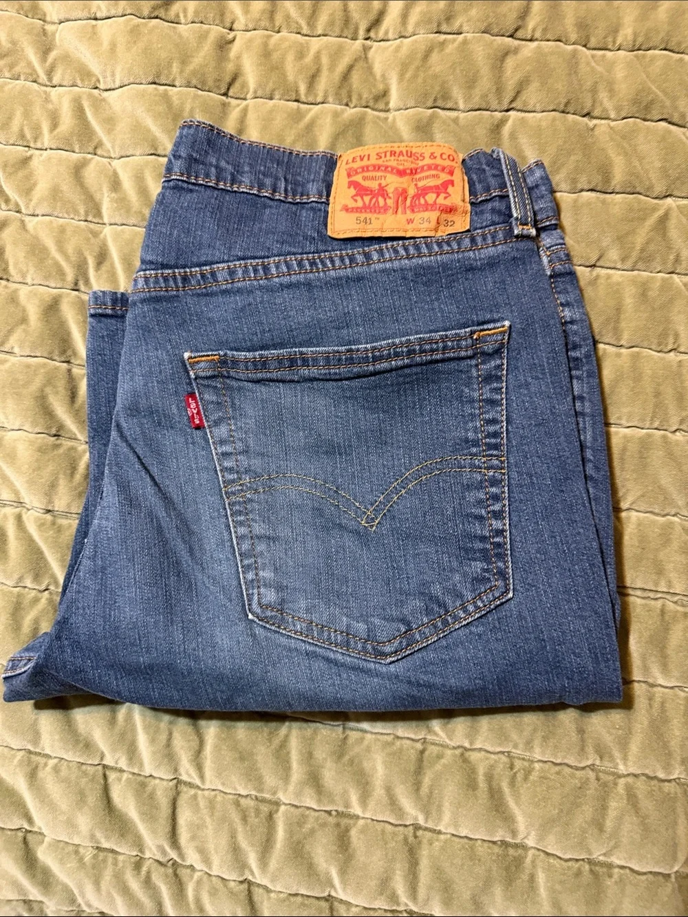 Levi's 541 34x32 Men's Straight Jeans in Blue Denim with Tan Patch